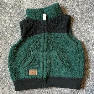 Carter’s baby boy green and black vest, 0-3 months
